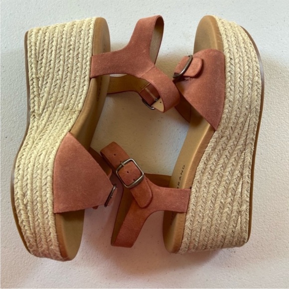 Lucky Brand Shoes - NWOT! Lucky Brand Mauve Wedge Sandals
